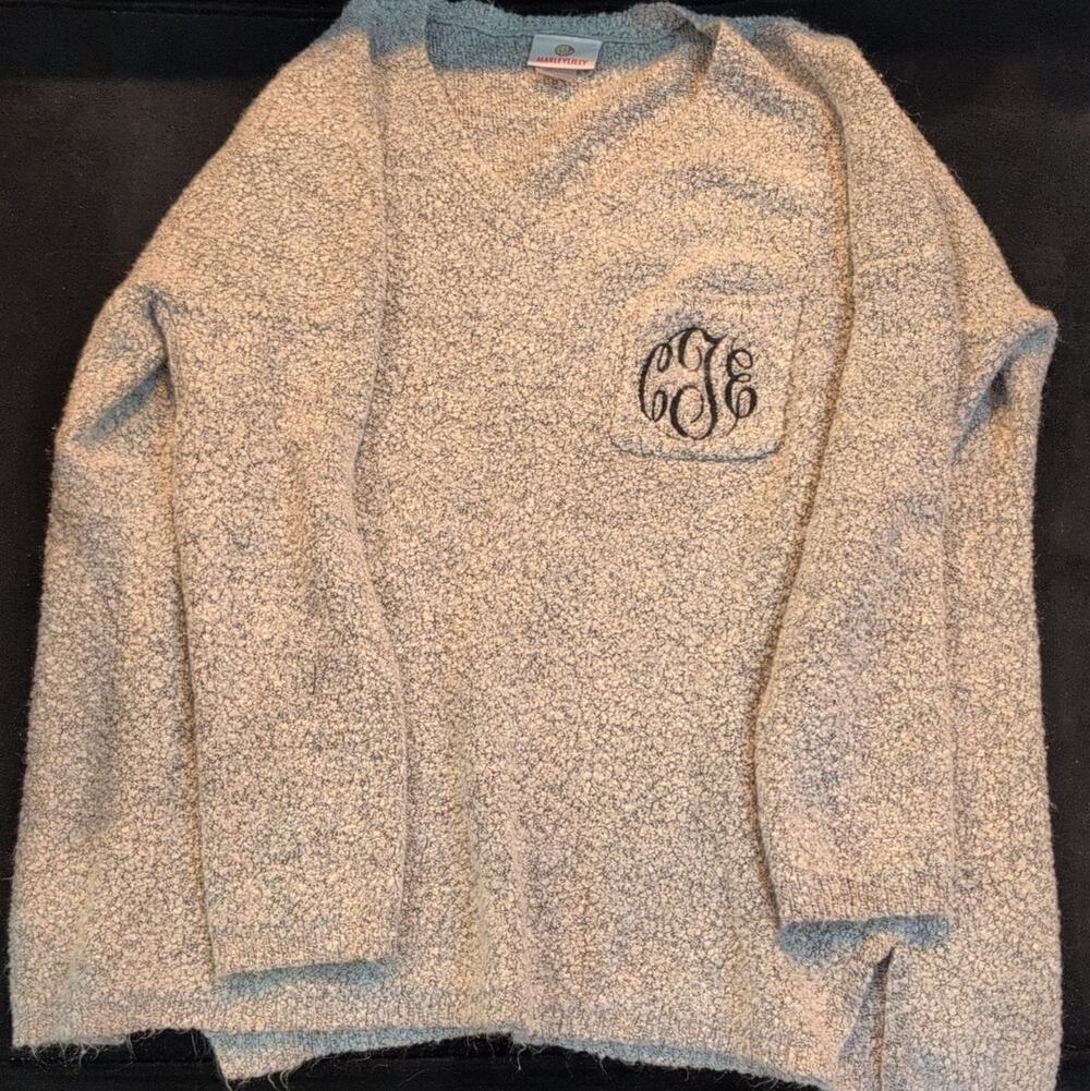 Marleylilly Gray V-Neck Knit Pullover Sweater One Size Monogram Pocket